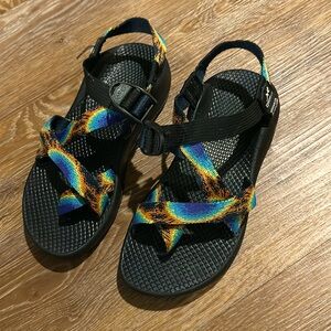 Chaco’s Sandals women’s size 6 reg width. GUC NationalParks-Yellowstone tiedye